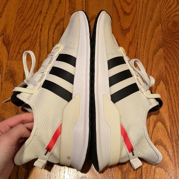 Men’s Adidas Originals Run Sneakers - Picture 5 of 7